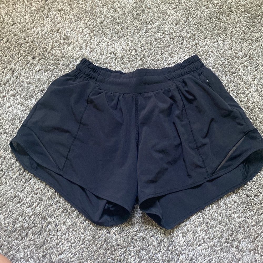 Lululemon hotty hot 4” shorts!